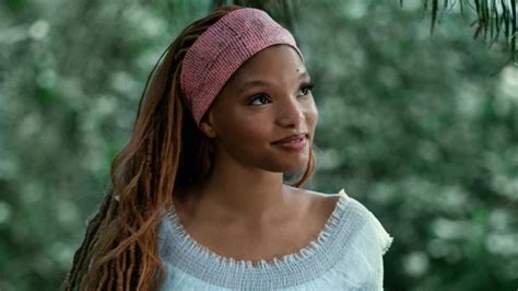 Halle Bailey looks incredible in mermaid